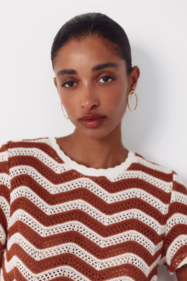 Cortefiel Top de crochet zigzag Marr&oacute;n