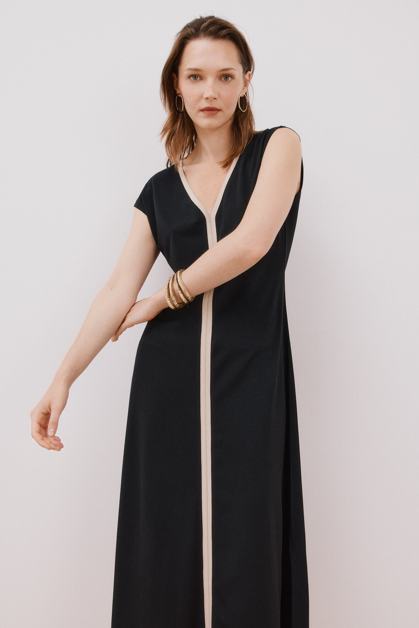 Cortefiel Vestido escote pico contraste