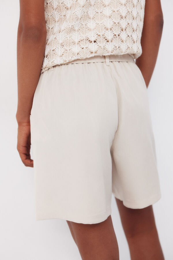 Cortefiel Bermudas fluidas de tencel Marr&oacute;n