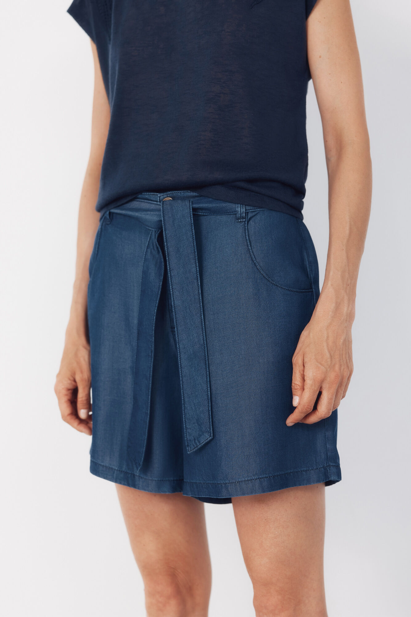 Cortefiel Bermudas fluidas de tencel