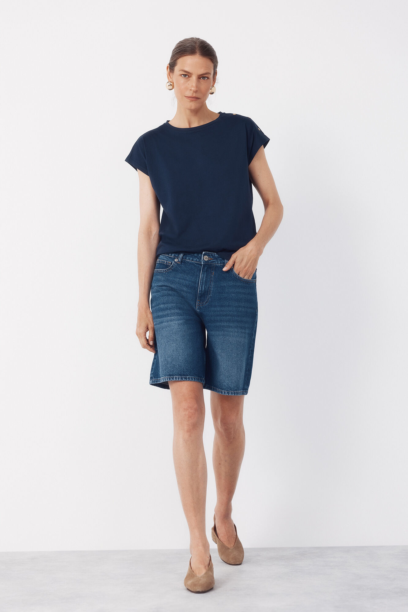 Cortefiel Playera b&aacute;sica con botones dorados