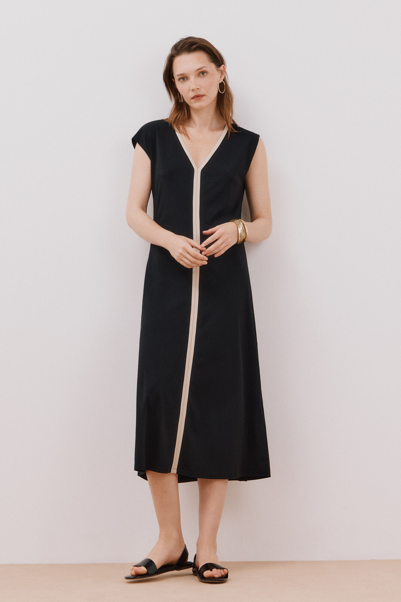 Cortefiel Vestido escote pico contraste