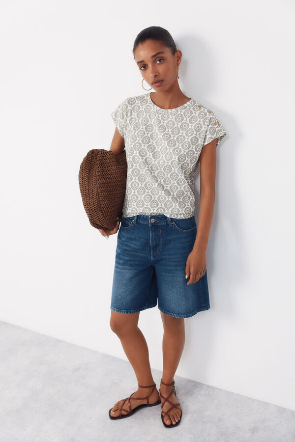 Cortefiel Playera b&aacute;sica con botones dorados Estampado marr&oacute;n