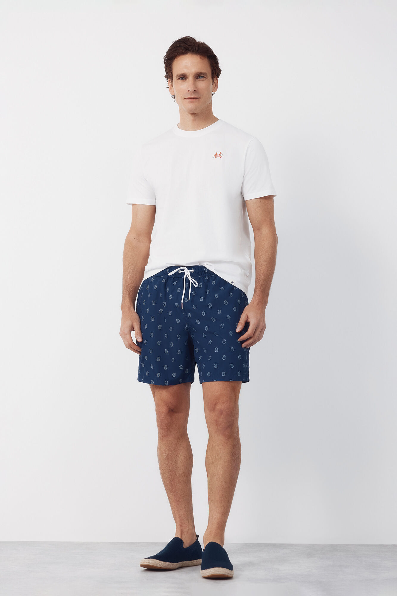 Cortefiel Camiseta bordado