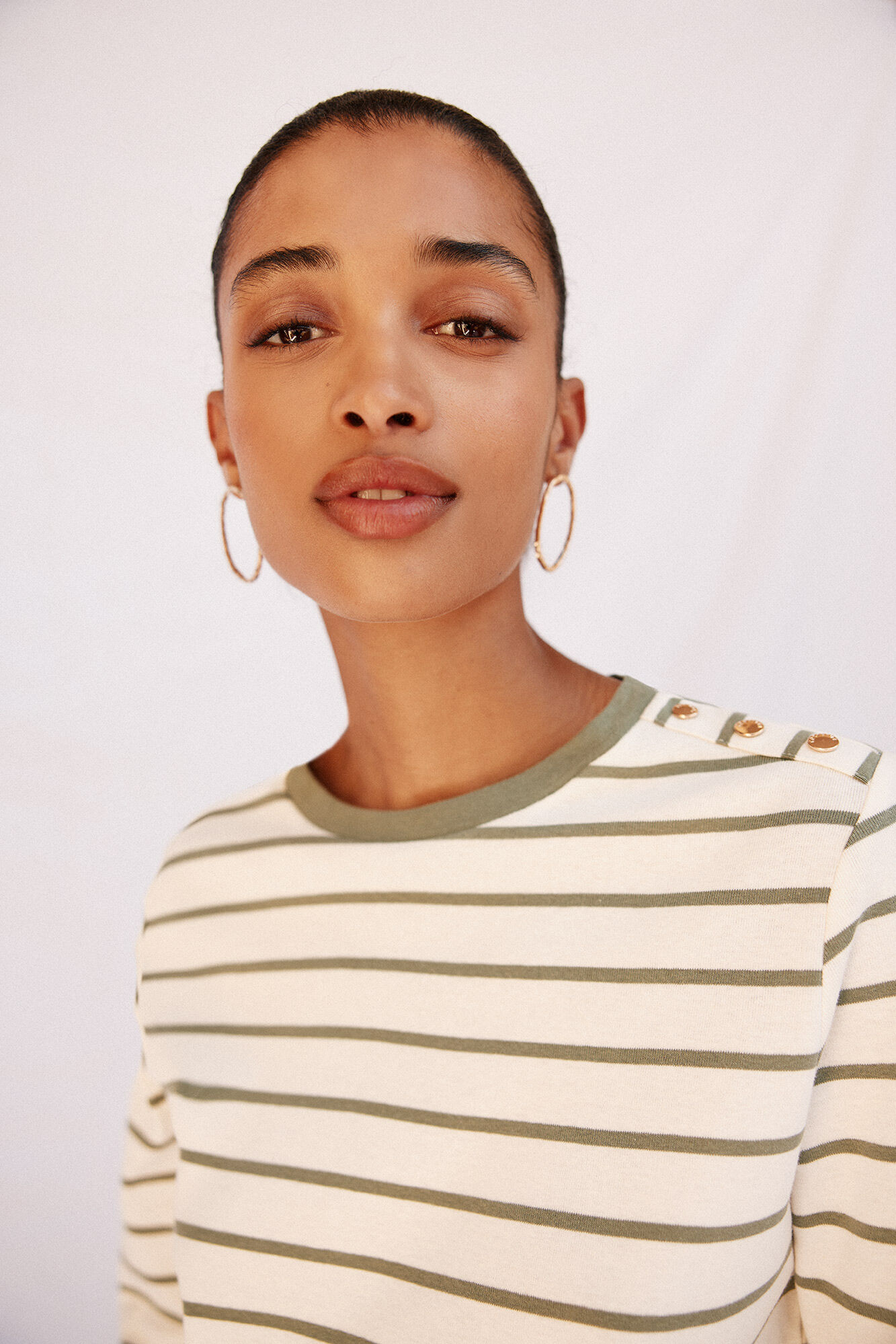 Cortefiel Playera b&aacute;sica botones dorados