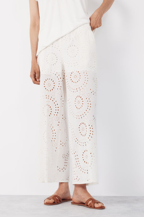 Cortefiel Pantal&oacute;n de mujer bordado Marfil