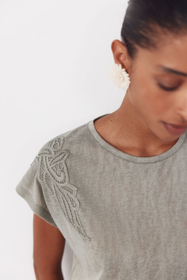 Cortefiel Playera efecto lino con parches Kaki