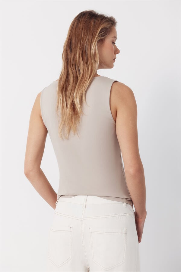 Cortefiel Top b&aacute;sico de tirantes Beige
