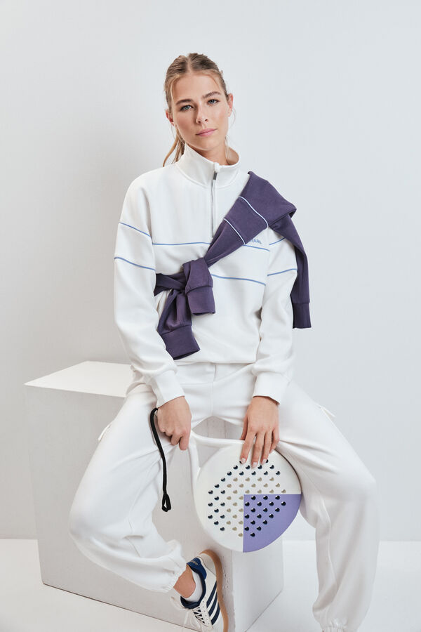 Dash and Stars Chamarra cuello alto cierre blanca beige