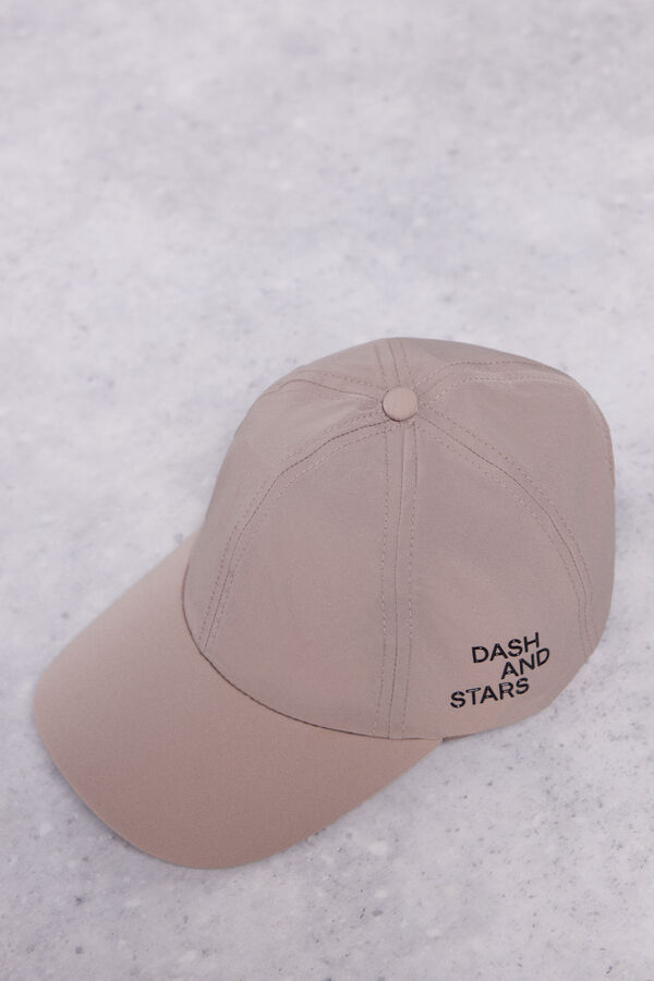 Dash and Stars Gorra técnica ultraligera marrón nude