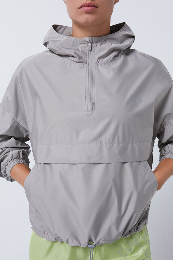Dash and Stars Chamarra canguro wind resistant gris
