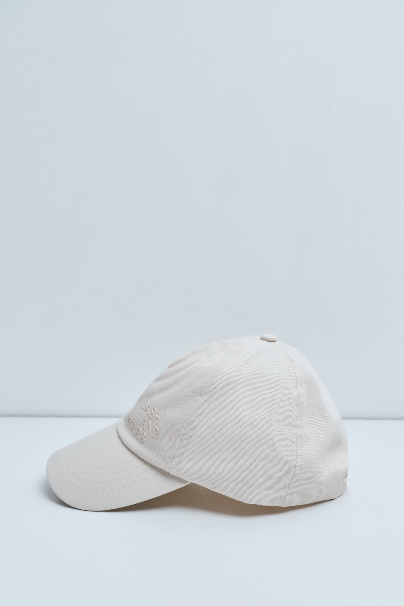 Dash and Stars Gorra deportiva beige con logo