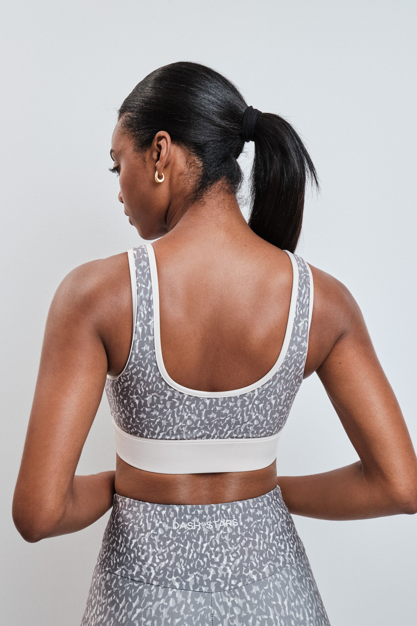 Dash and Stars Brasier deportivo 4D Stretch estampado animal print gris