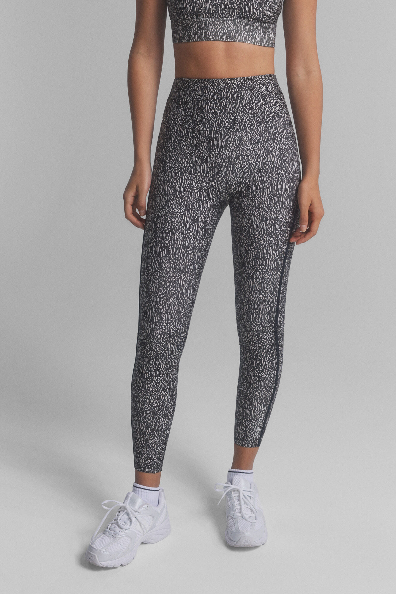 White stretch leggings sale