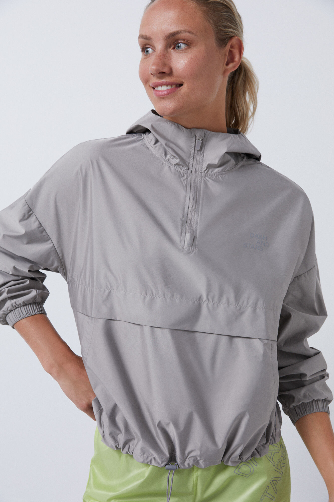 Chamarra canguro wind resistant TODO desde 50 y mas WomenSecret MX