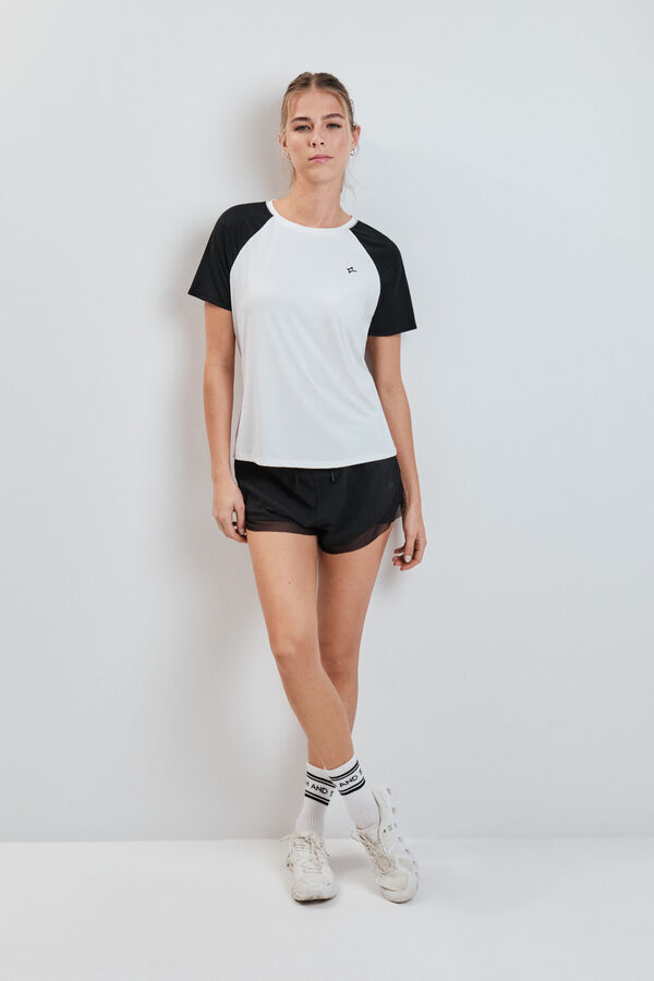 Dash and Stars Playera manga corta contraste blanca beige