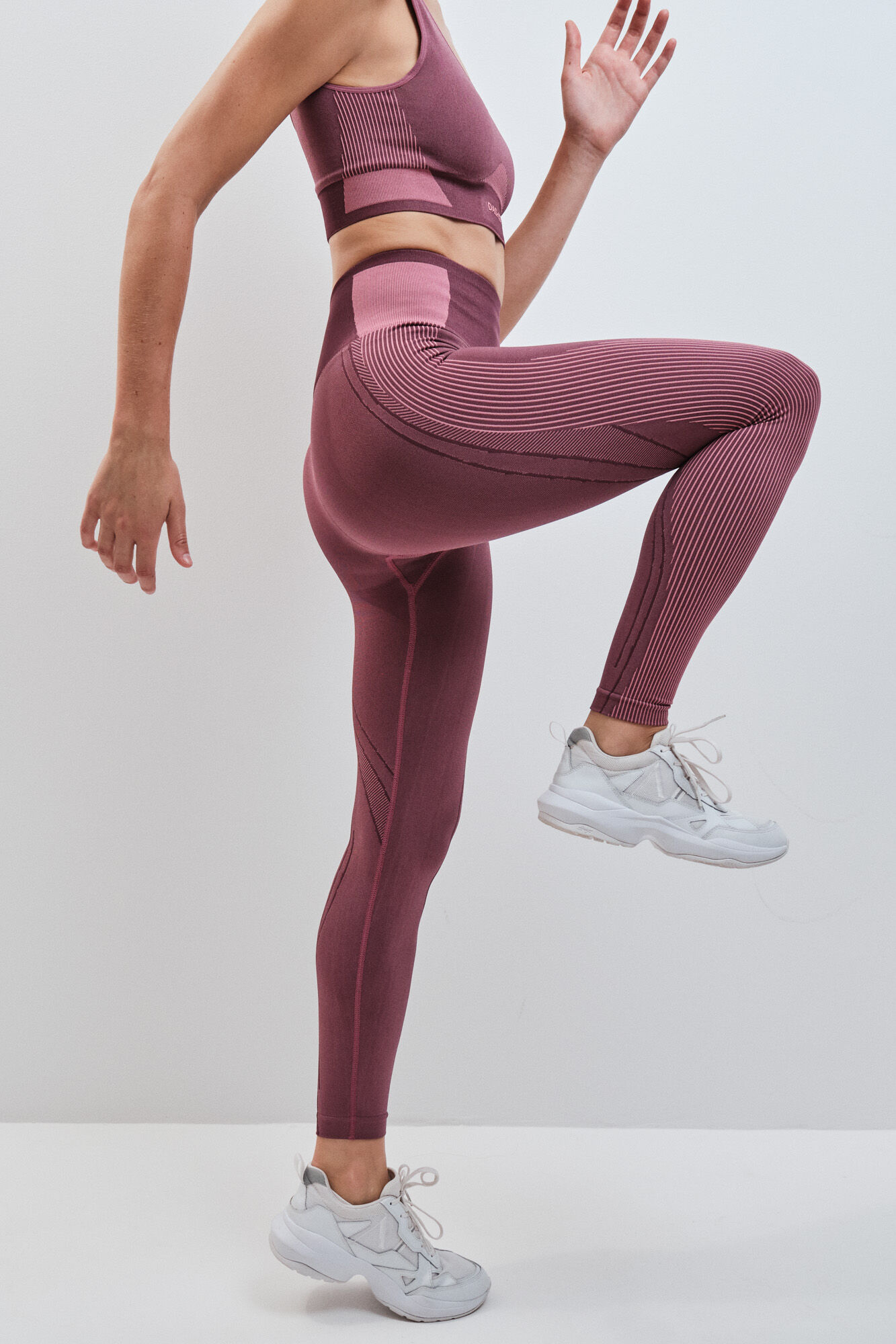 Dash and Stars Legging largo SEAMLESS COMFORT burgundy