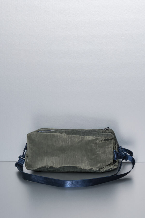 Dash and Stars Bolsa bandolera de nailon color caqui con satinado . verde