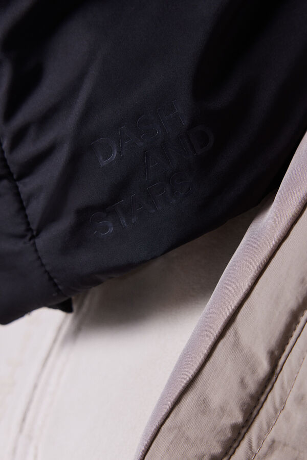 Dash and Stars Cuello deportivo acolchado negro negro