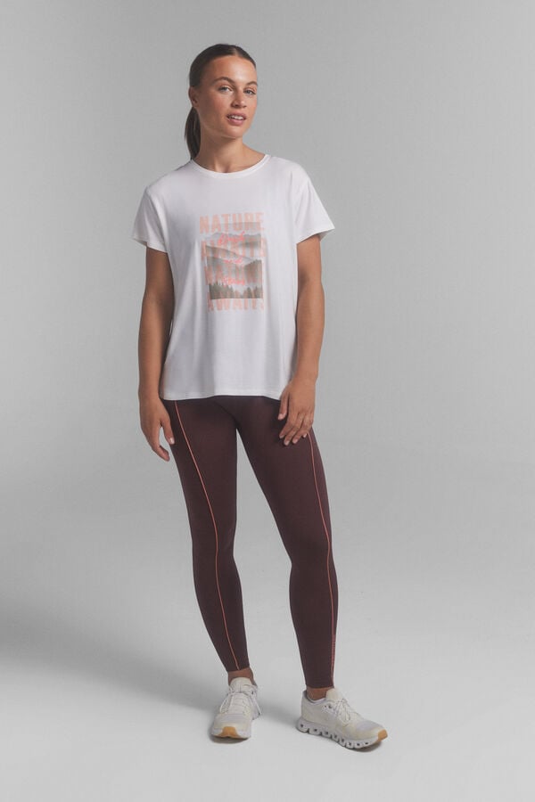 Dash and Stars Playera fluida detalle espalda  beige