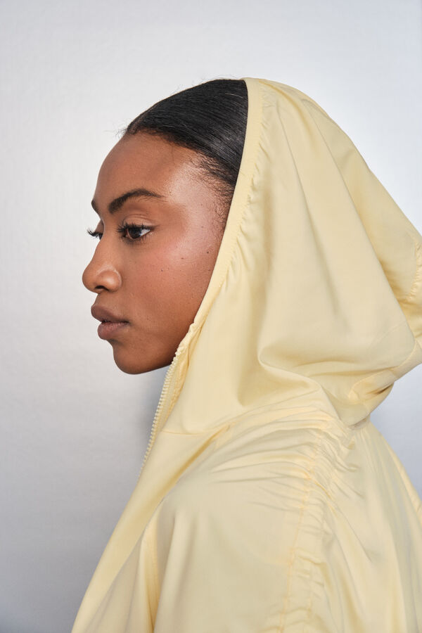 Dash and Stars Chamarra ligera reversible con capucha amarilla estampado