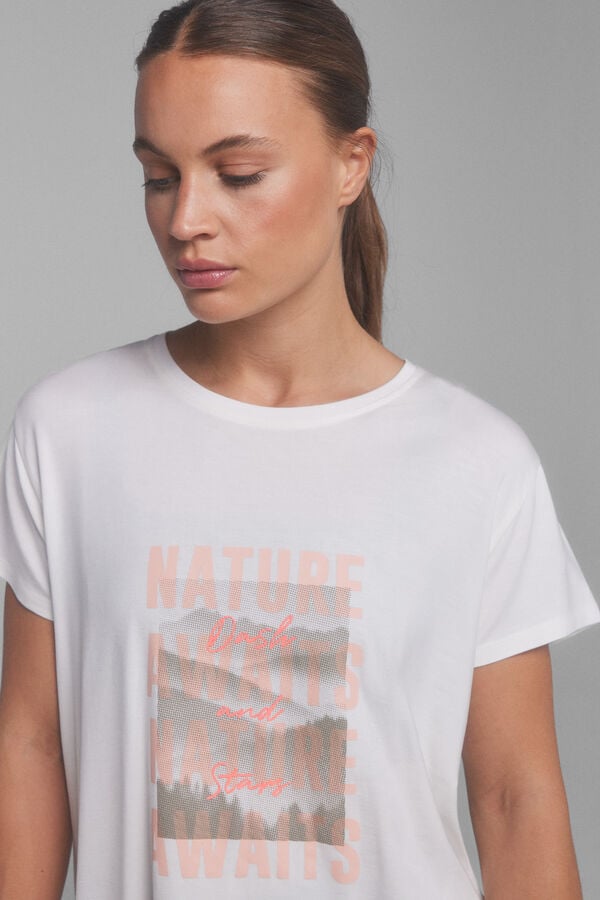 Dash and Stars Playera fluida detalle espalda  beige
