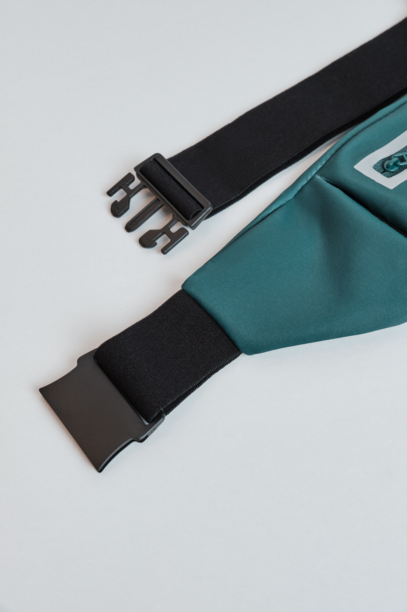 Dash and Stars Cangurera t&eacute;cnica verde