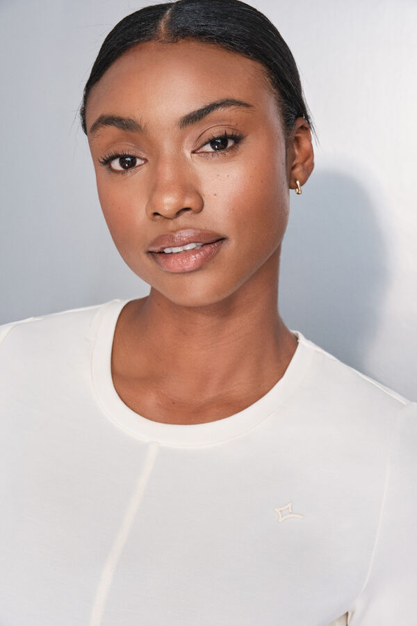 Dash and Stars Playera blanca drapeada de manga corta  beige