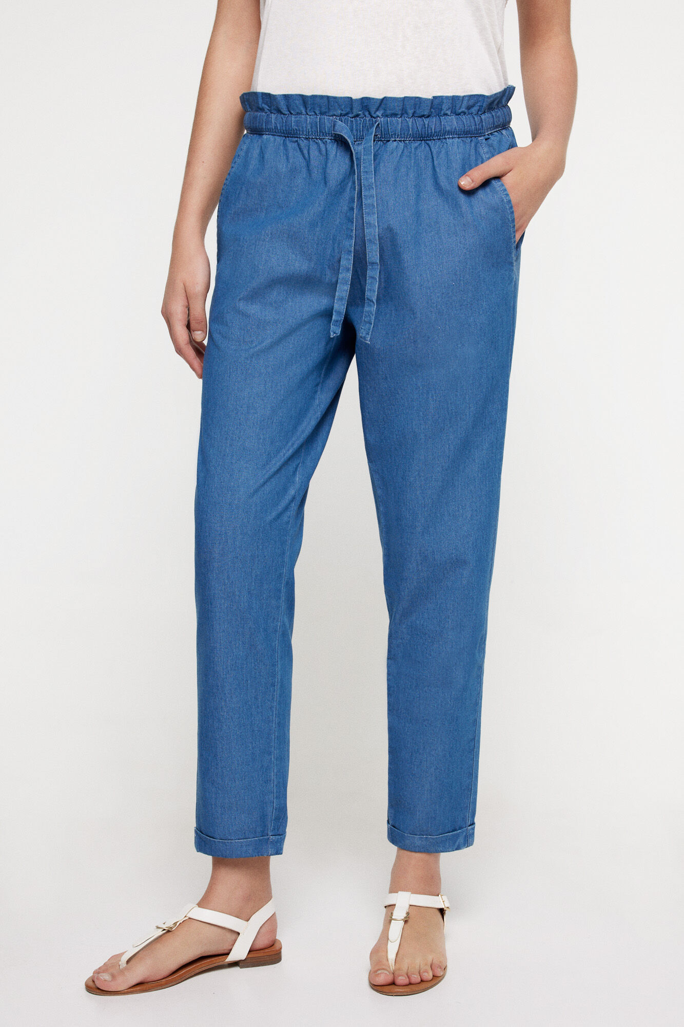 Milano Pantal&oacute;n light denim.