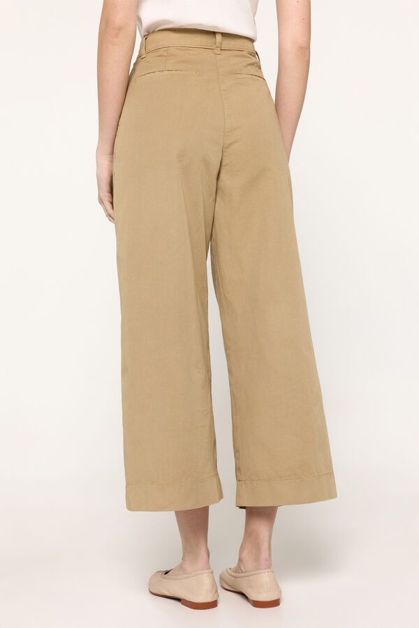 Fifty Outlet Pantalón chino crop. Beige