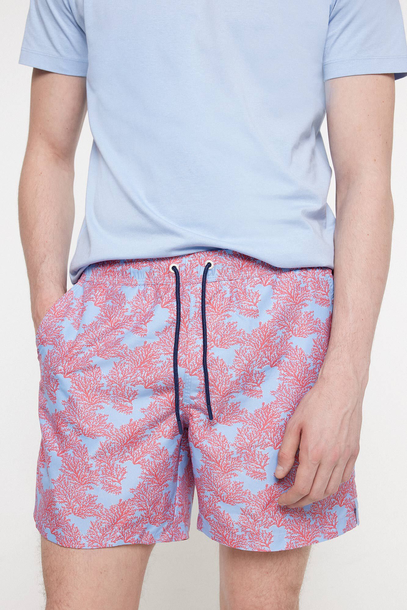 Milano Ba&ntilde;ador con estampado coral.