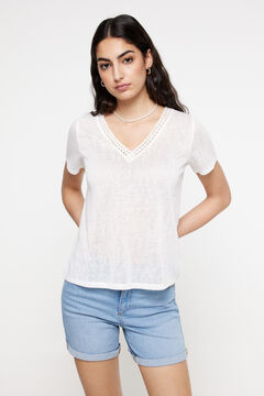 Fifty Outlet Playera cuello pico efecto lino Marfil