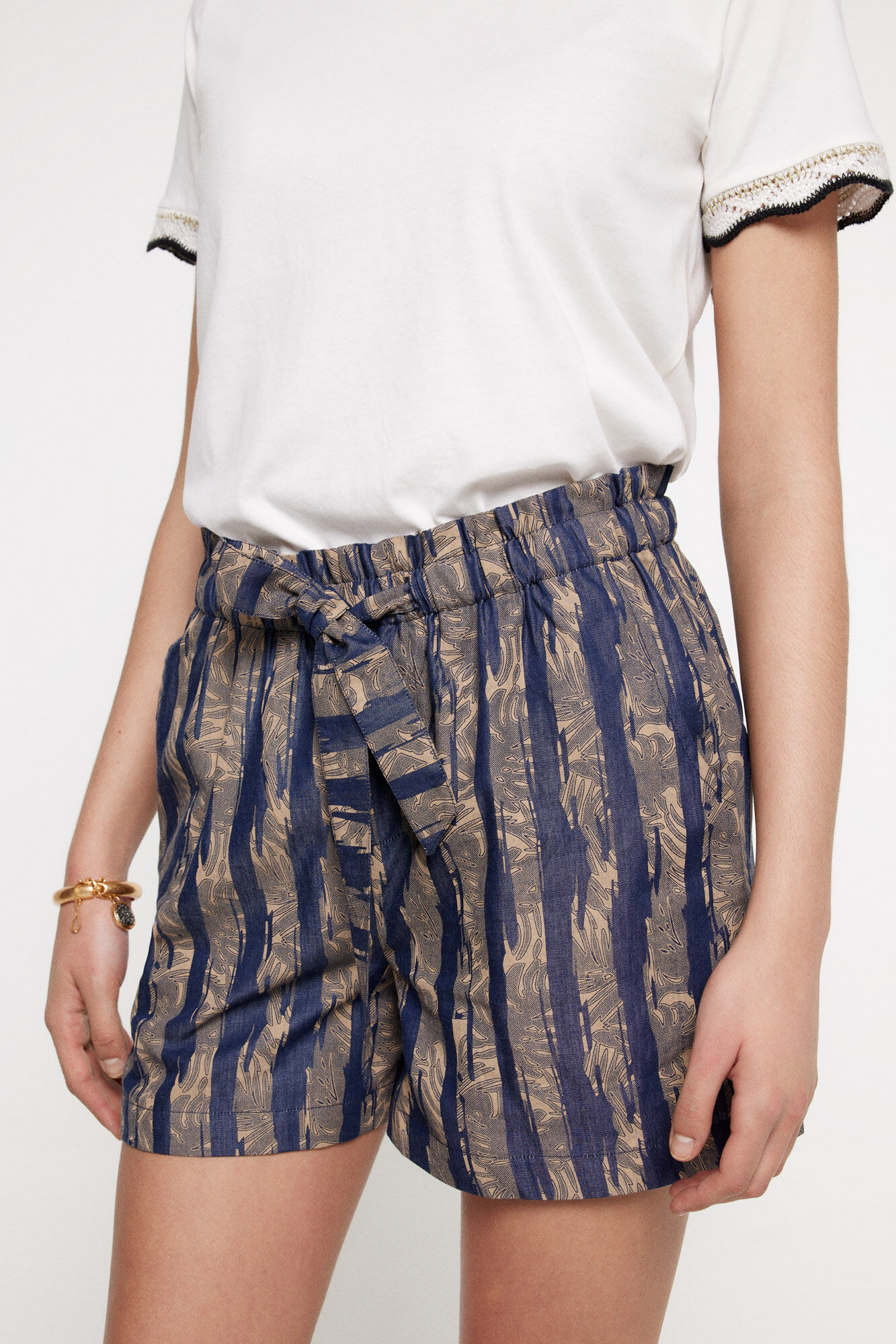 Milano Bermudas light denim estampadas.