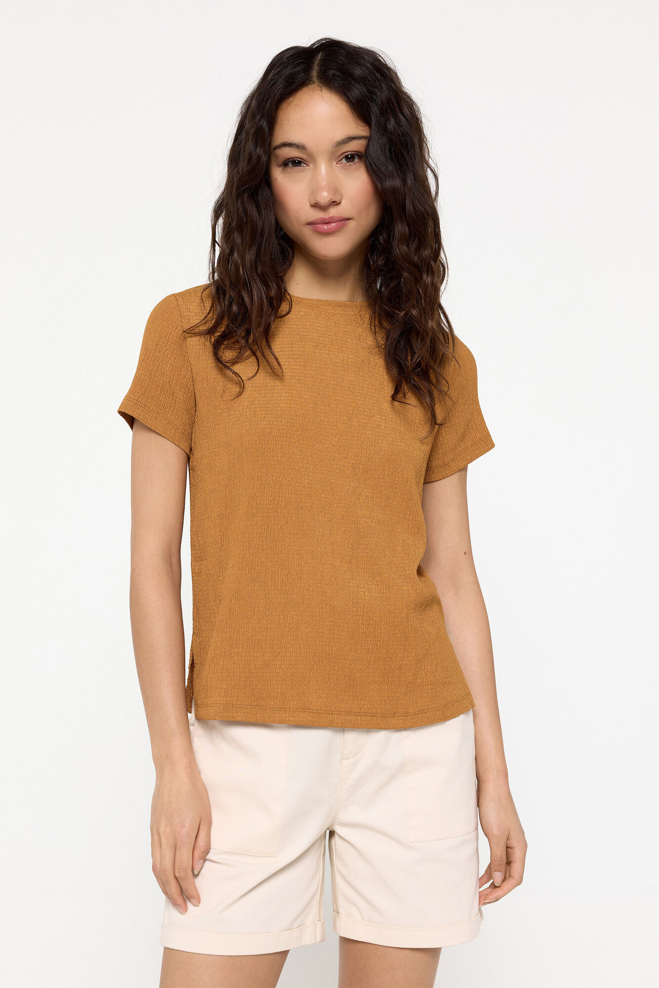 Milano Playera manga corta calidad con estructura.