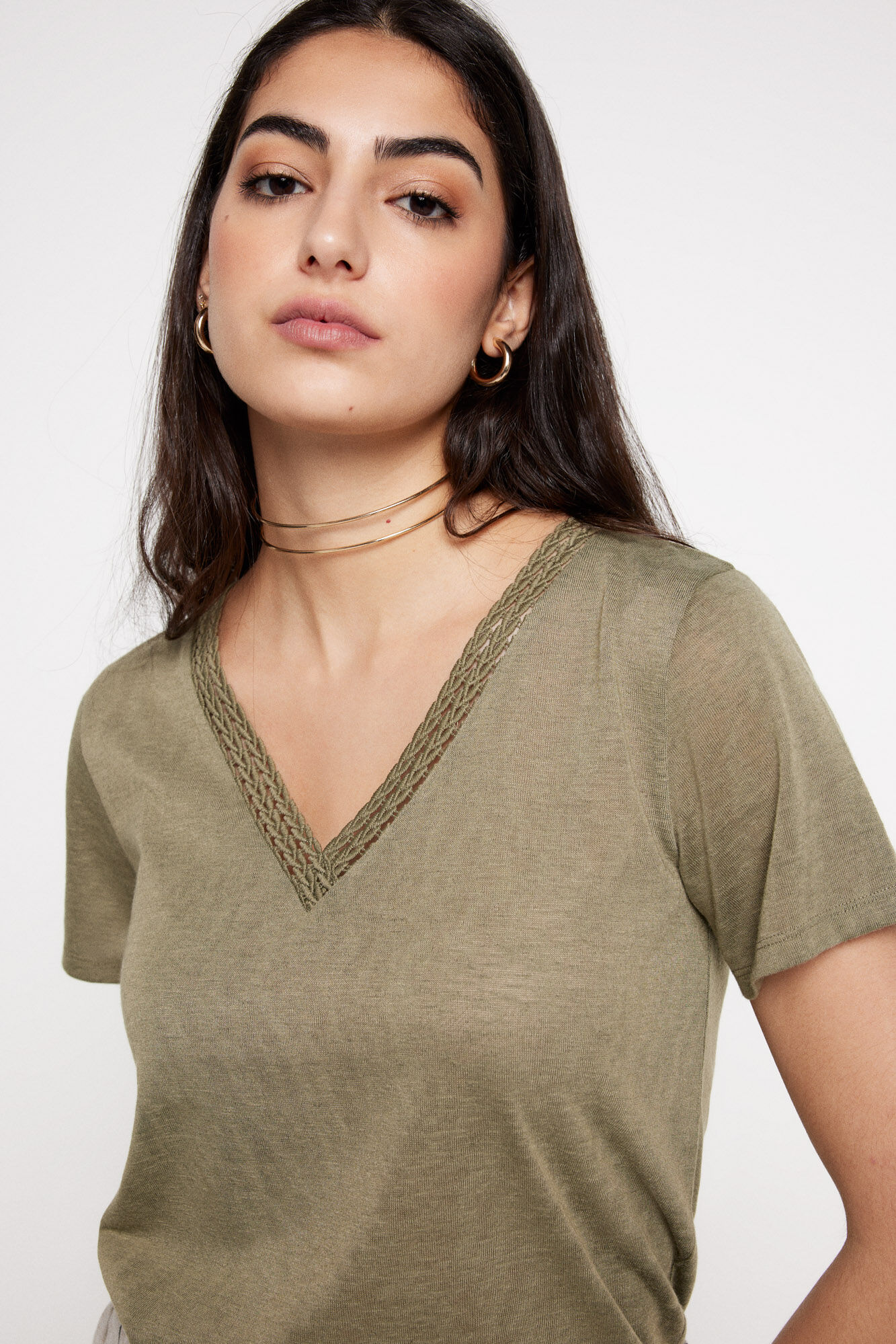 Milano Playera cuello pico efecto lino