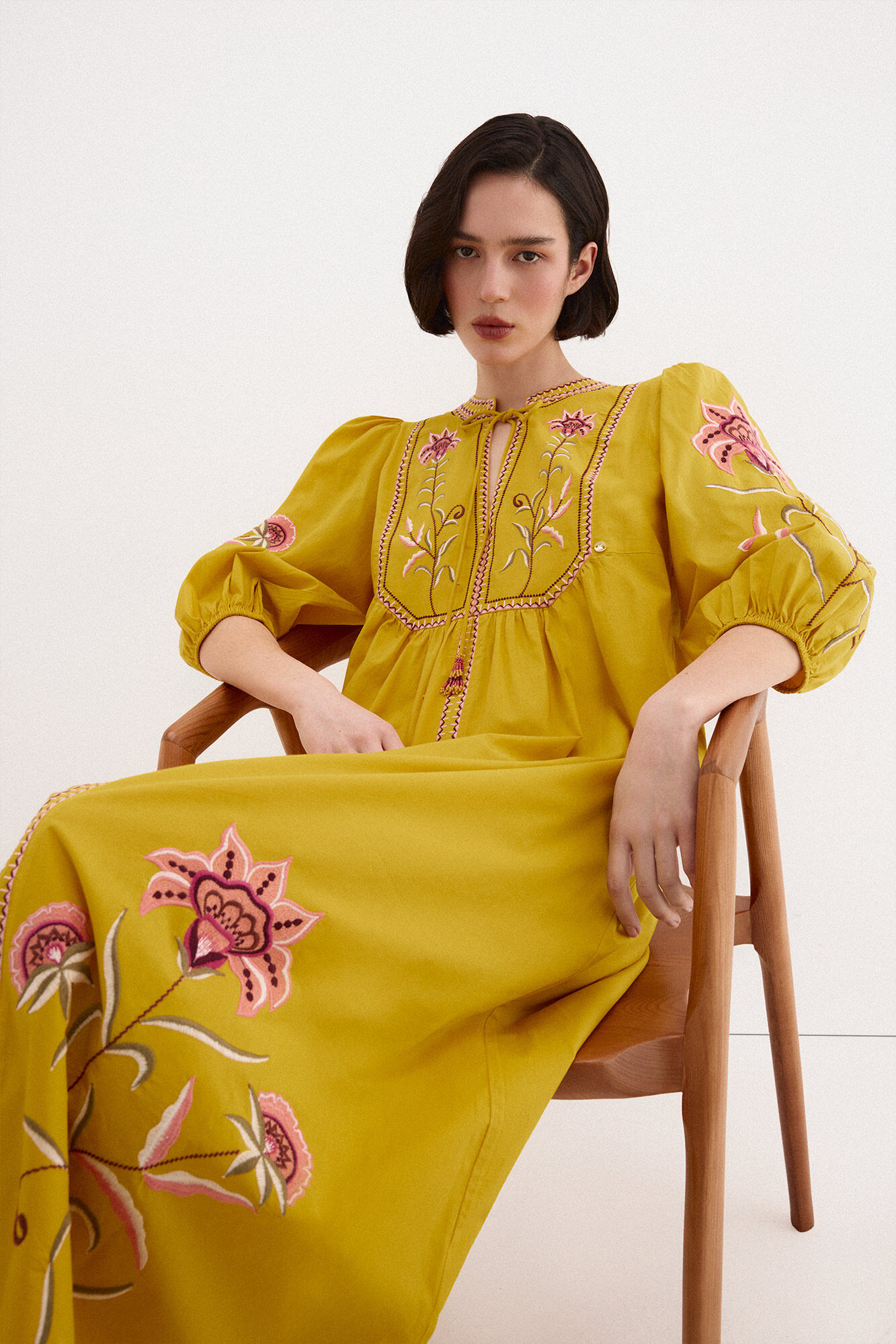 Pedro del Hierro Vestido t&uacute;nica bordados