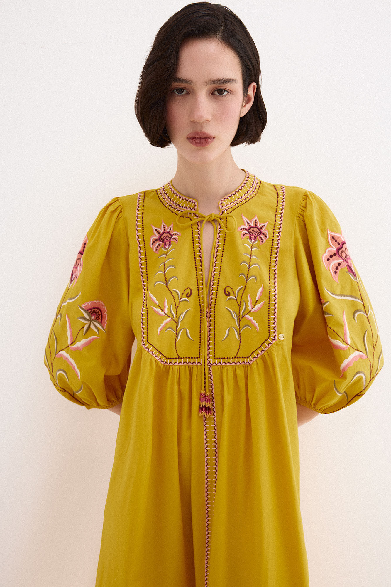 Pedro del Hierro Vestido t&uacute;nica bordados