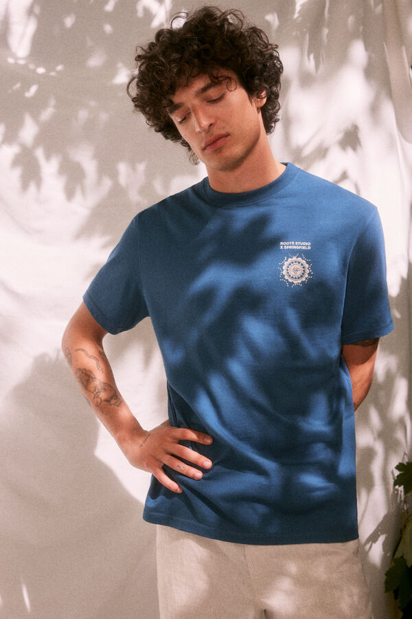 Springfield Playera estampado espalda "Roots Studio" azul