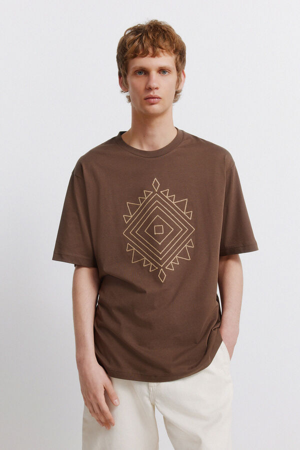 Springfield Playera bordado &eacute;tnico caf&eacute;