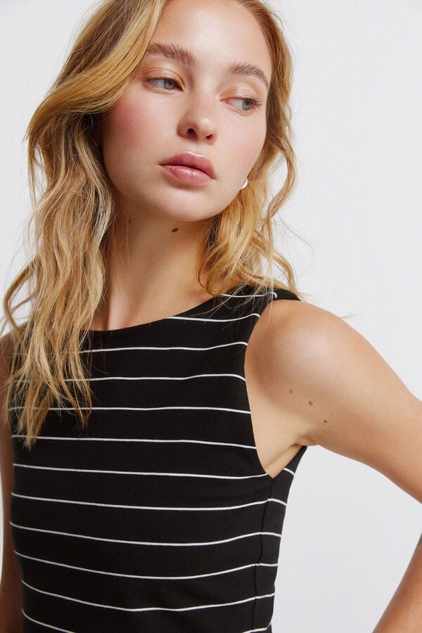 Springfield Top sin mangas cuello redondo de algod&oacute;n negro