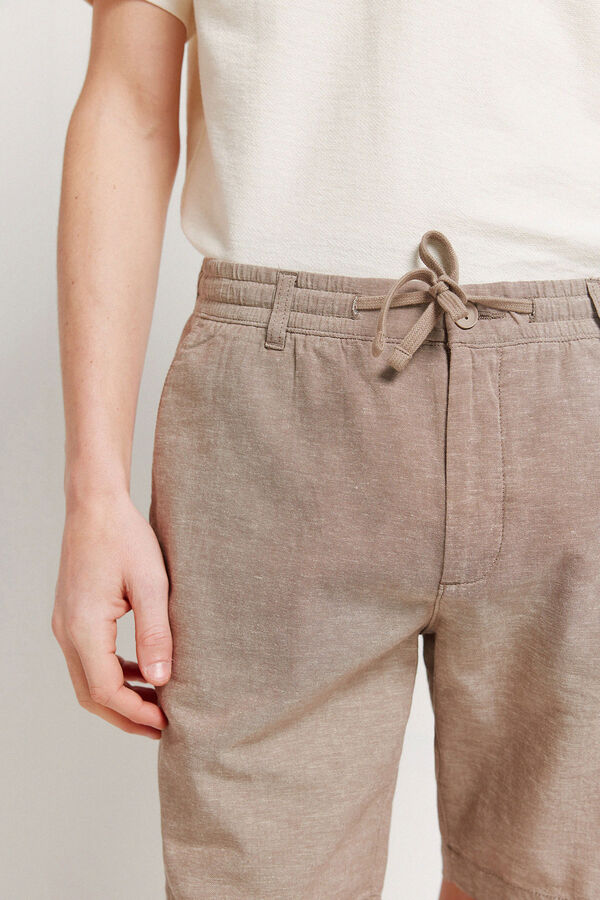 Springfield Bermudas slim fit c&oacute;modas de lino caf&eacute;