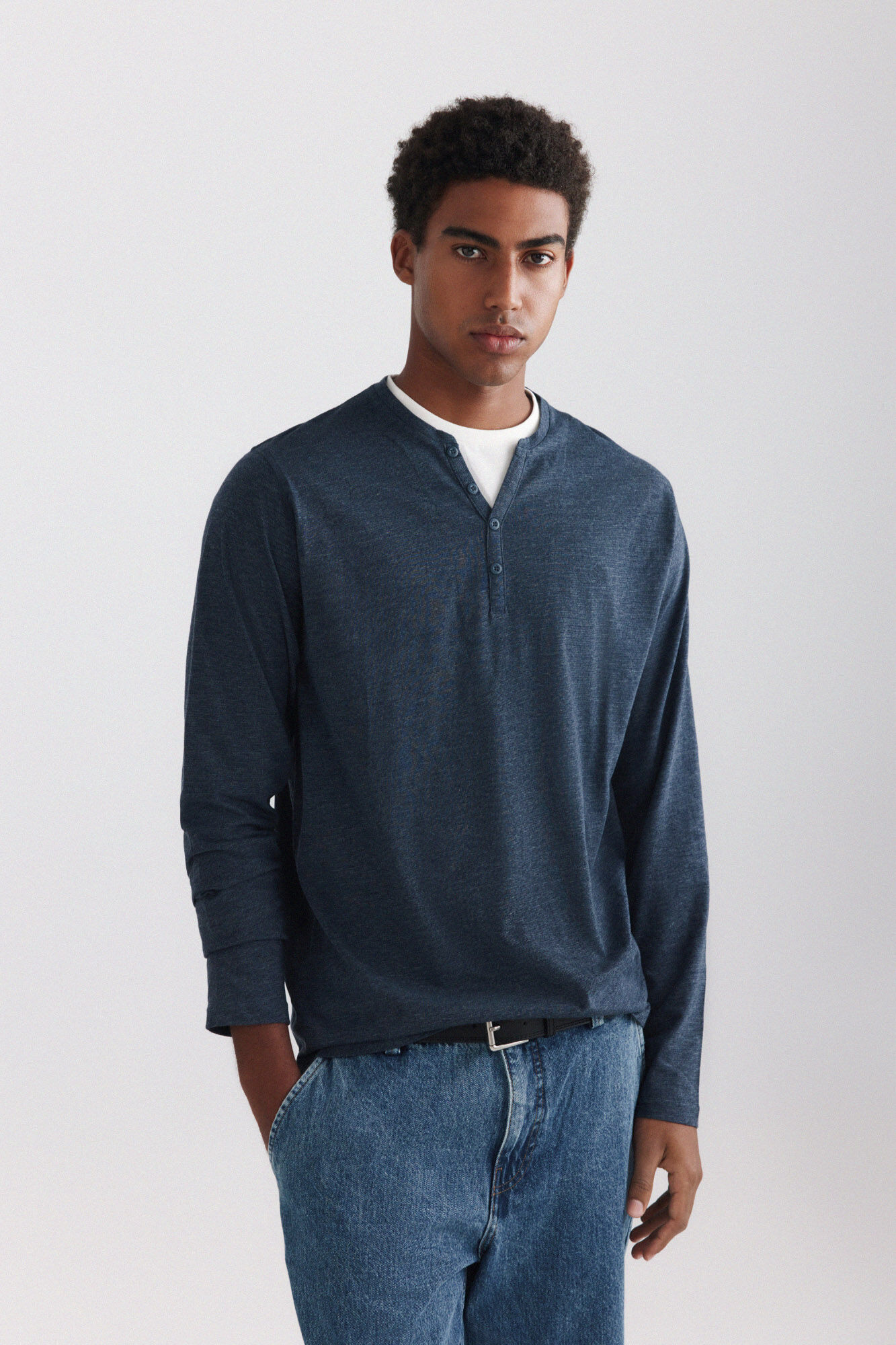 Springfield Playera manga larga cuello redondo con botones doble cuello