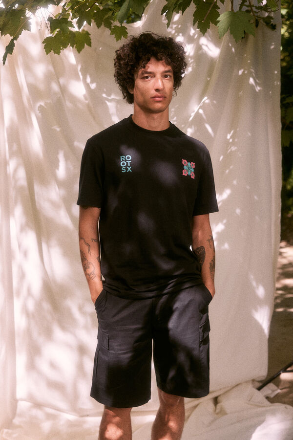 Springfield Playera flores "Roots Studio" negro