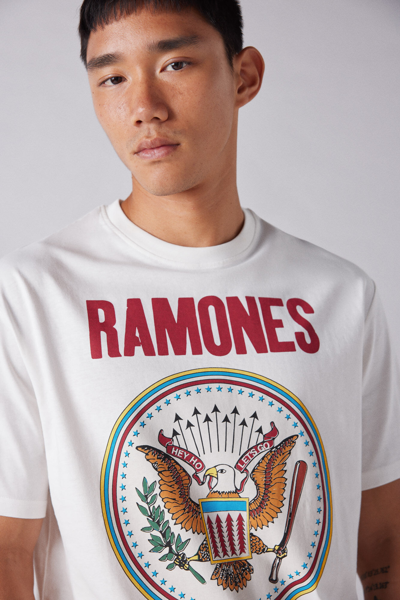 Playera Ramones Tour 1995 Camisetas para hombre WomenSecret MX