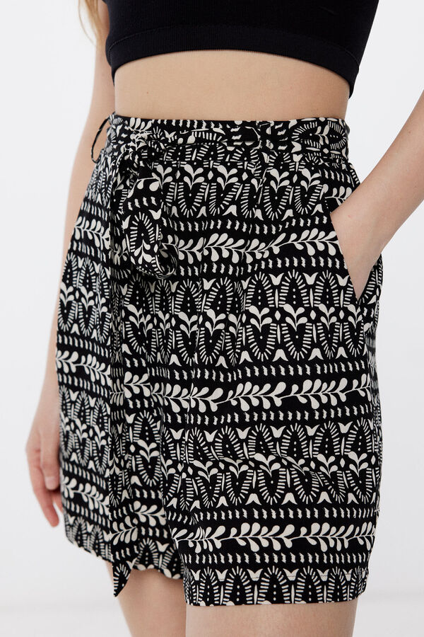 Springfield Shorts fluidos étnicos negro