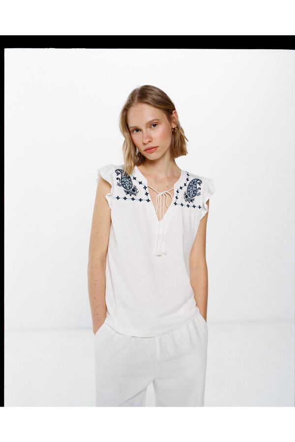 Springfield Playera Bordado Étnicos beige