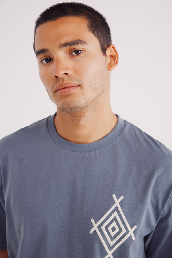 Springfield Playera bordado étnico azul