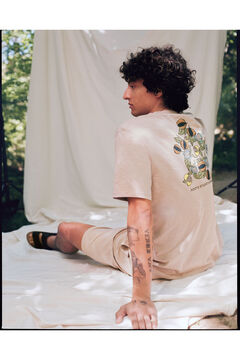 Springfield Playera estampado espalda "Roots Studio" café