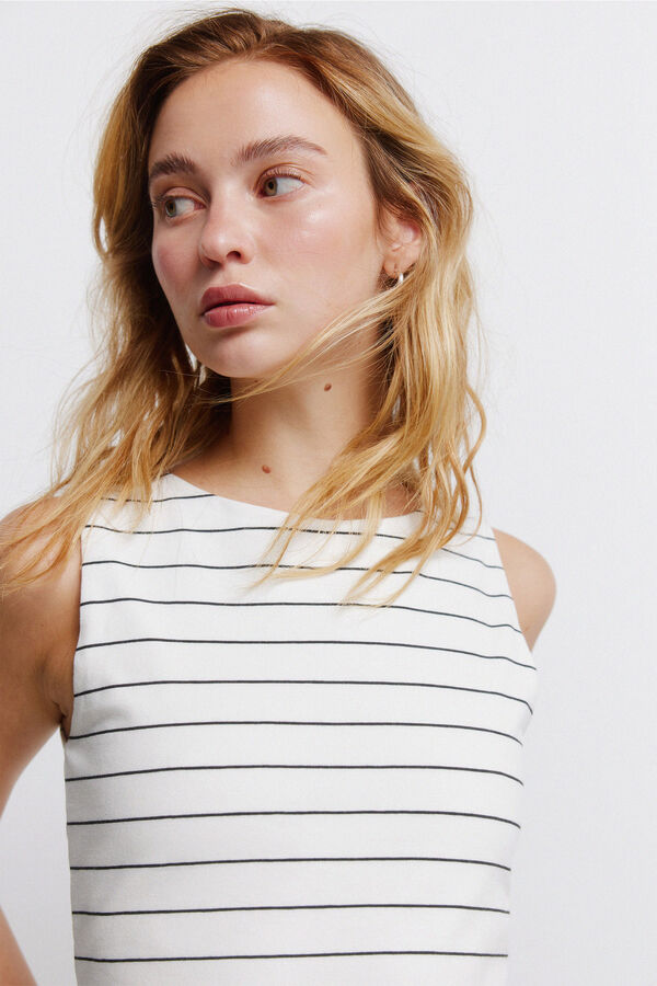 Springfield Top sin mangas cuello redondo de algod&oacute;n beige