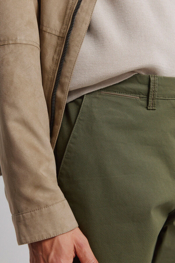 Springfield Pantal&oacute;n chino microestampado slim fit kaki